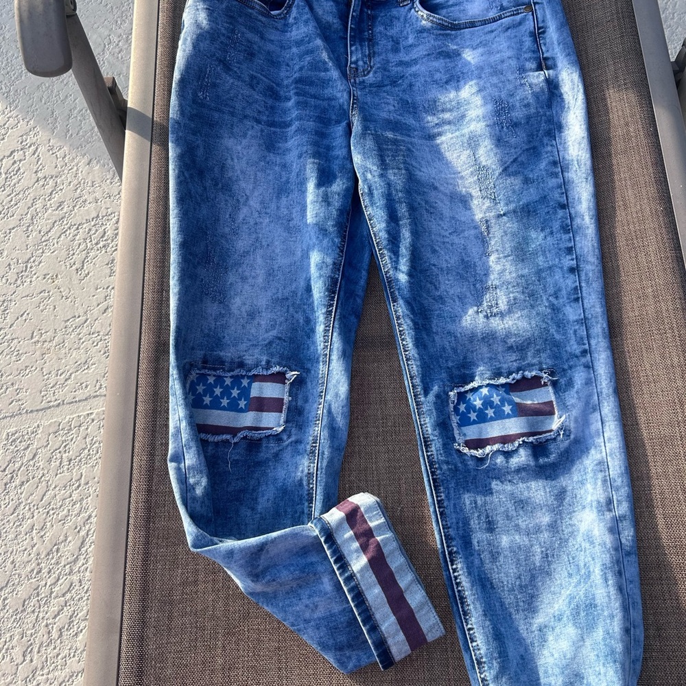 Y2K Venus American flag patch distressed jeans